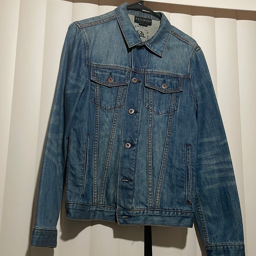 Bullhead jean jacket size small